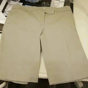 Women's aeve shorts